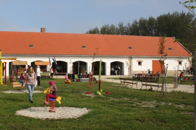 Visszaköltözött Lászlómajorba az ajándékbolt