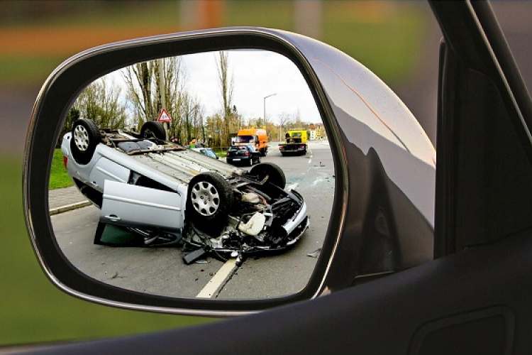 Felborult ma reggel egy autó Kapuvárnál