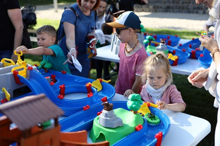 Vizes játékokkal várta a gyerekeket a Pannon-Víz a kapuvári gyereknapon