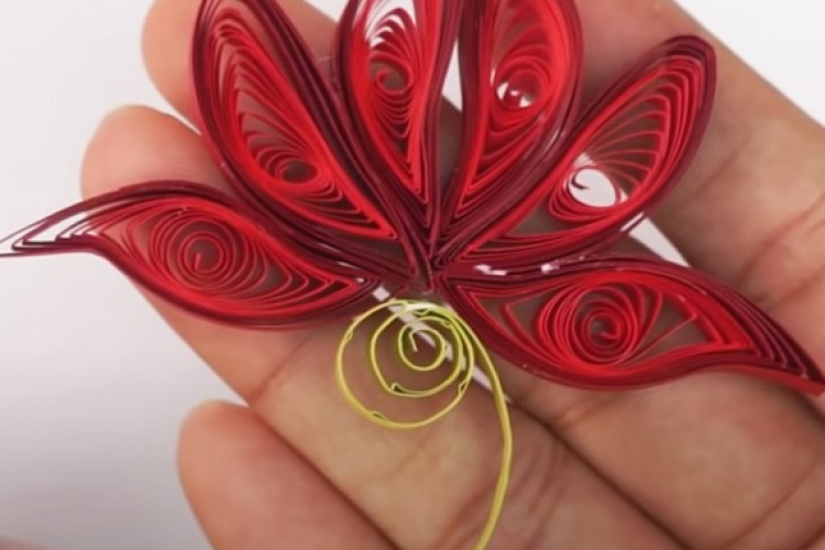 Alkotások papírcsíkokból