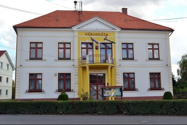 Beledben a városházán hétfőtől visszatér a járványveszély előtti ügyfélfogadási rend