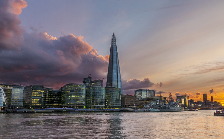 Egy szabadmászó kapaszkodott fel London legmagasabb épületére