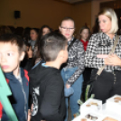 Iskolai adventi vásár a Szent Anna Katolikus Általános Iskola és Óvodában, Szanyban.