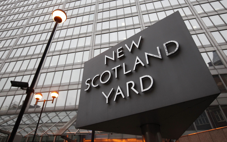 Savas támadás Londonban - tucatnyi a sérült