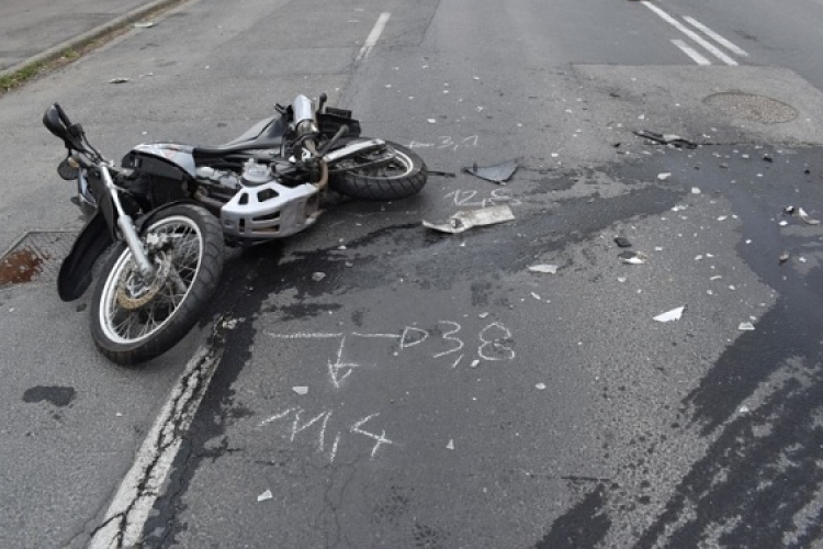 Ismét elütöttek egy motorost