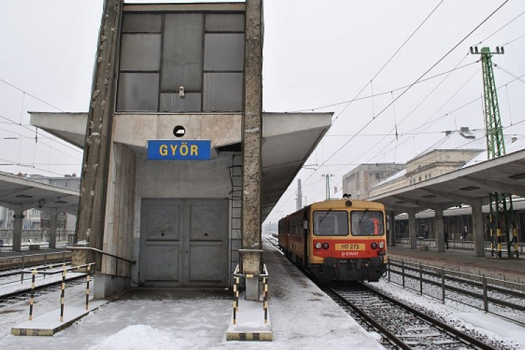 A szünet utáni első tanítási napon több vonalon is káoszba fulladt a vasúti közlekedés