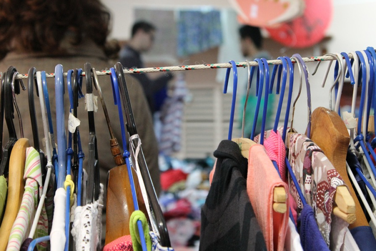 Ingyenes ruhabörze Kapuváron