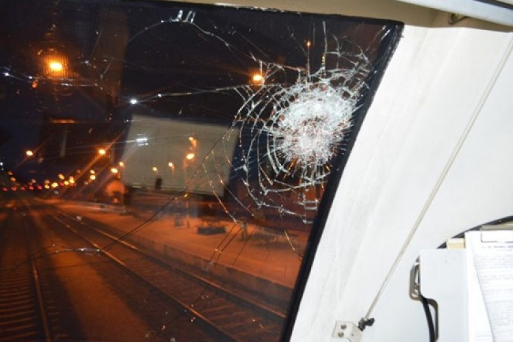 Vádat emelnek a kónyi fiú ellen veszélyeztetésért és rongálásért