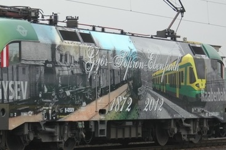 Vonatpótló buszok közlekednek vágányzár miatt