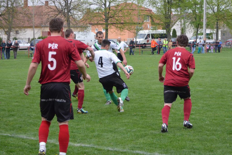 Rábaszentandrás-Pér 5:0 (2:0) megyei II. o. bajnoki labdarúgó mérkőzés