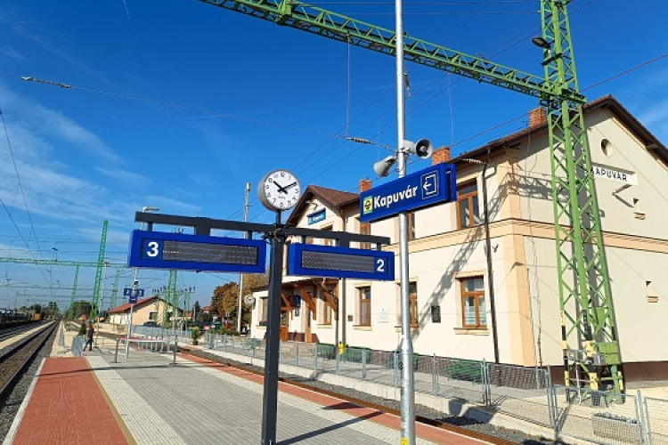 Milyen lett a felújított kapuvári vasútállomás?