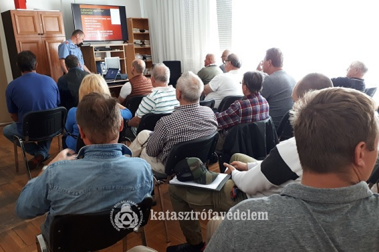 Tűzmegelőzési felkészítés aratás előtt Kapuváron