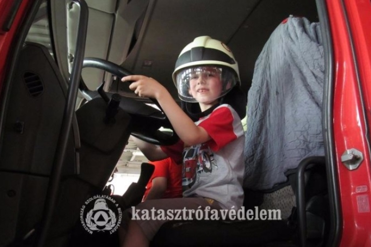 Nyitott kapuk a tűzoltóságokon