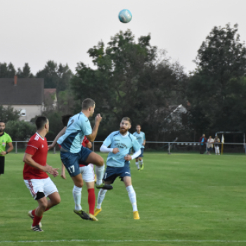 Szany-Rábaszentandrás 1:3 (1:1) megyei II. o. bajnoki labdarúgó mérkőzés.