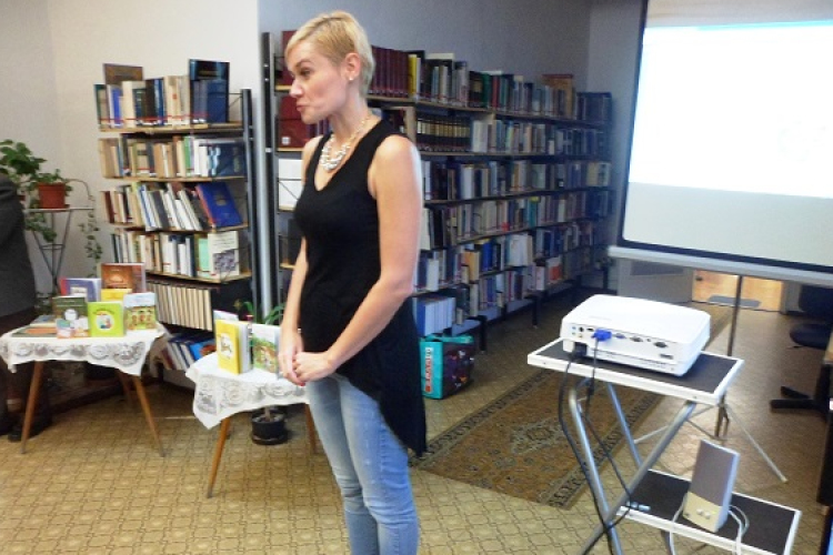 Meseíróval találkoztak a gyerekek a kapuvári könyvtárban