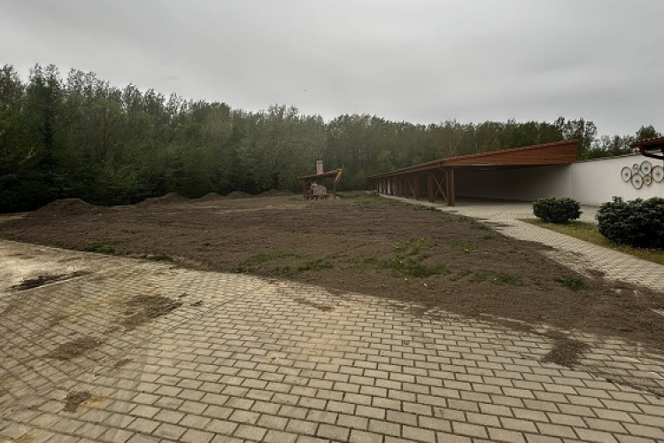 Rendbe tették a szili kerékpáros centrum területét