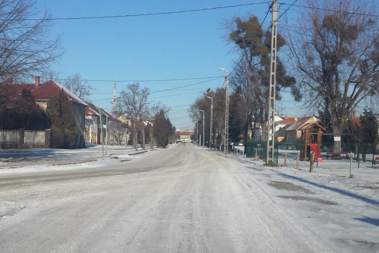 Reméljük, emberi csont és autó sem törik Csornán