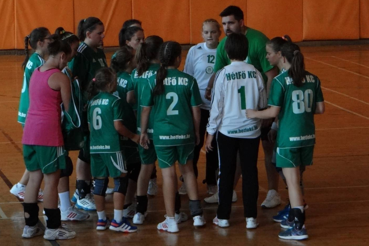 Megszorították a magyar bajnokot a HétFő KC-s lányok