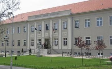 Vár a csornai Hunyadi!