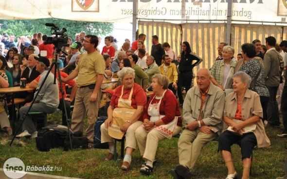 Bősárkány pályázatot írt ki a falunapi büfésátor felállítására