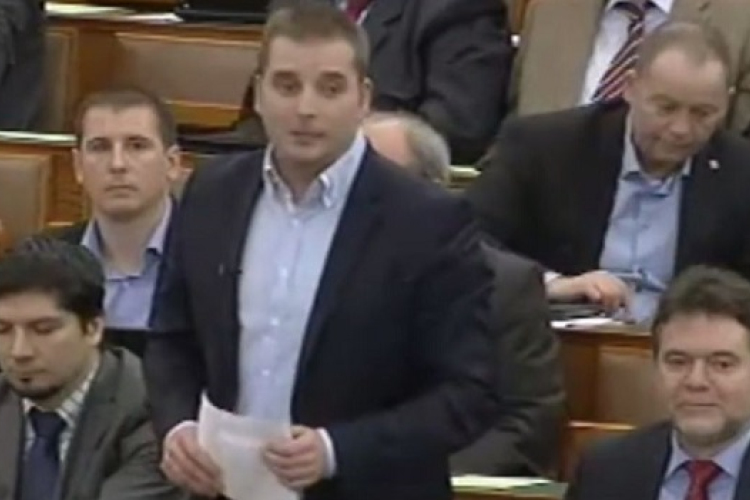 A kormány alkalmatlan és méltatlan az ország vezetésére