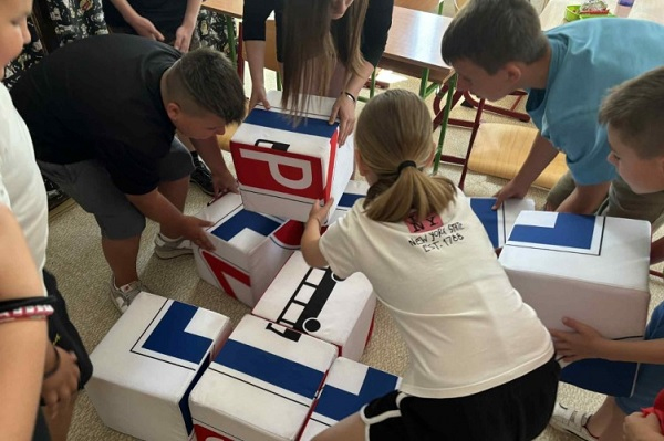 Rendőrök tartottak foglalkozást a rábatamási iskolában