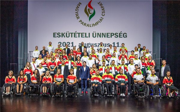 Letették az esküt a magyar paralimpiai csapat tagjai