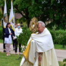 Úrnapi körmenet Szanyban.