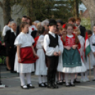 Műsor és fogadás az ünnepi szentmise után Szanyban