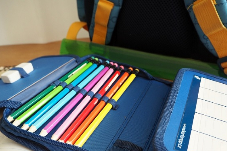 Az iskolakezdés minimum 20 ezer forint gyermekenként