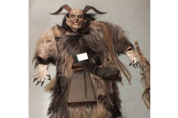 Mikuláskor sem tudták eladni a lopott krampusz jelmezt