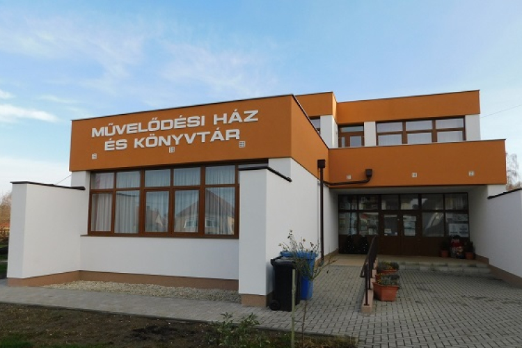 Beledben kinyílik a céhláda