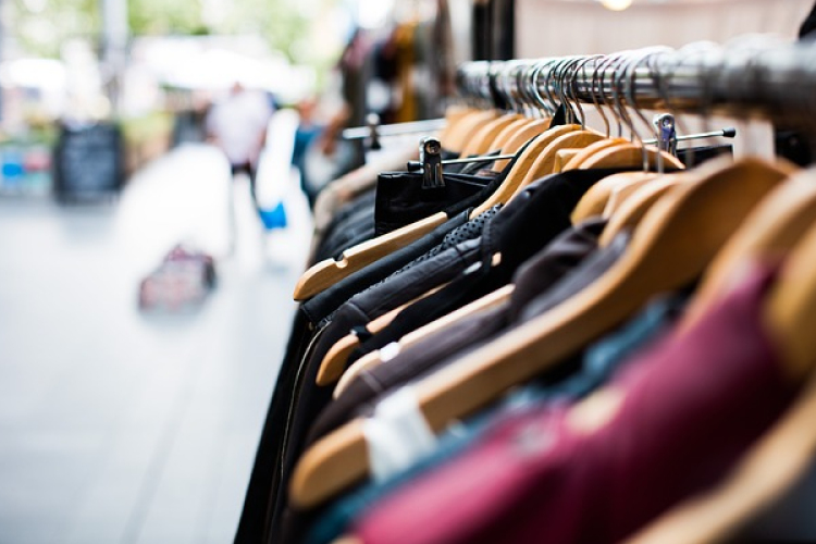 Ingyenes ruhabörze Bősárkányban