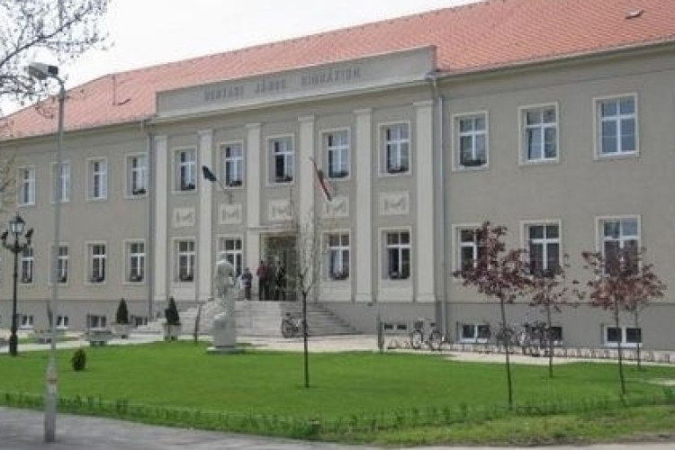 Szakmák délelőttje Csornán a Hunyadiban