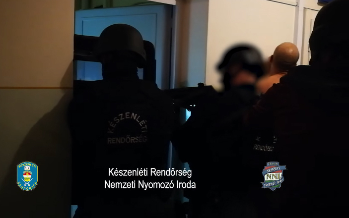 Elfogták egy embercsempész bűnszervezet vezetőjét - VIDEÓVAL
