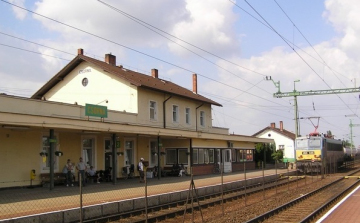 Hétfőtől pályakarbantartás miatt egyes szakaszokon vonatpótló buszok közlekednek