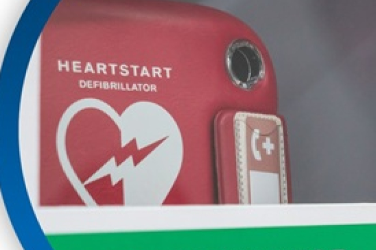 Defibrillátor átadó Vitnyéden