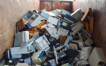 Évente 50 millió tonna e-hulladék képződik a világon