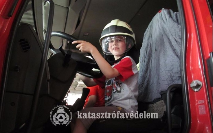 Nyitott kapuk a tűzoltóságokon