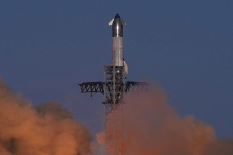 Humanoid robotot indít Elon Musk a Starship fedélzetén a Marsra