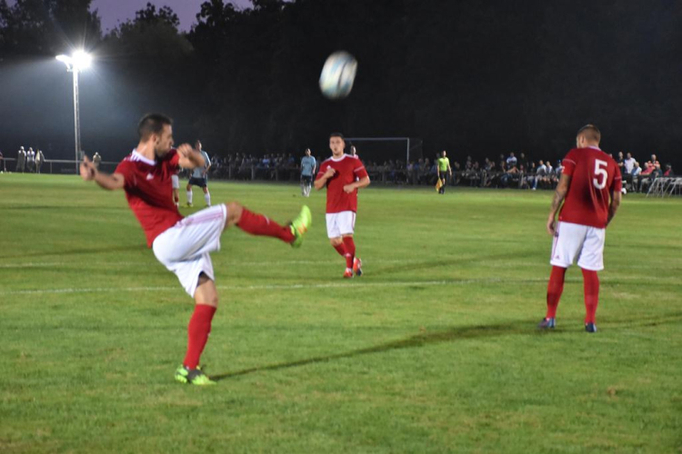 Szany-Rábaszentandrás 1:3 (1:1) megyei II. o. bajnoki labdarúgó mérkőzés.