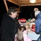 Karácsonyi vásár a szanyi templom melletti vásártéren.