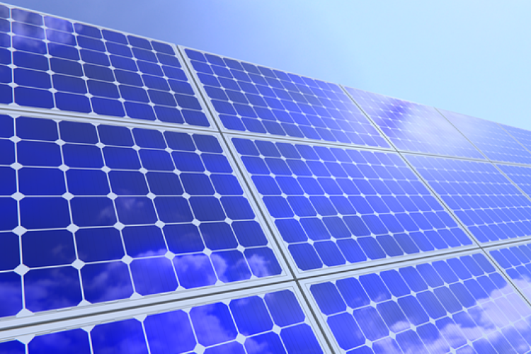 Szlovéniában épül meg Európa legnagyobb úszó napelemfarmja