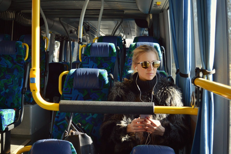 Meghosszabbították a decemberi busz- és vonatbérletek érvényességének időtartamát