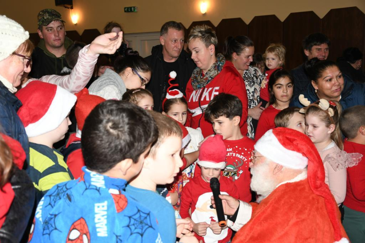 Mikulásváró ünnepség Szanyban.