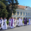 Ács Lajos győri székesegyházi kanonok, nyugalmazott plébános temetése Szanyban