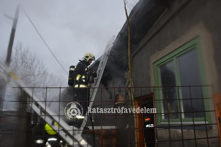 Balesetek, tűzesetek, viharkárok adtak sok munkát a múlt héten a megye tűzoltóinak