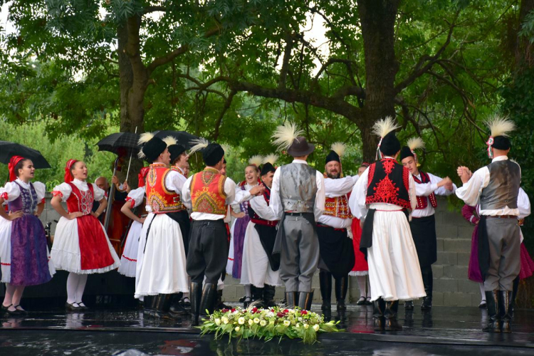 90 éves a szanyi Bokréta Néptáncegyüttes.