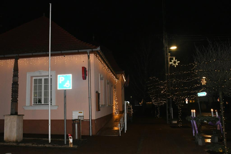 19-ik adventi ablaknyitás Vágon
