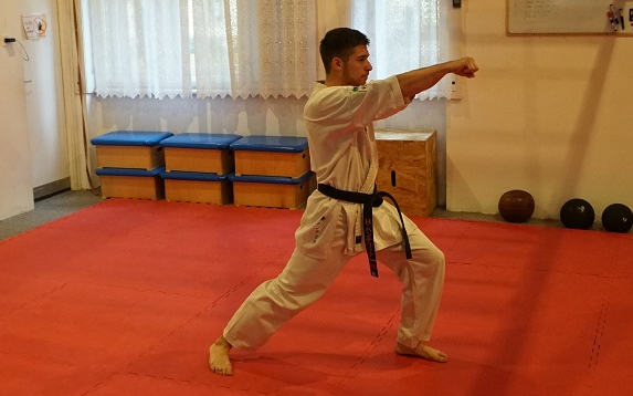 Ezüstérmet szerzett az I. online Karate Európa Bajnokságon Pantelics Bence